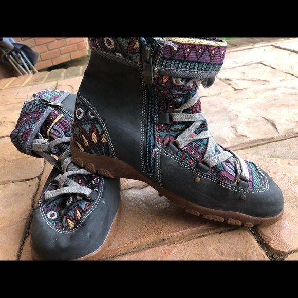 Funky ankle boots - Picture 2 of 6